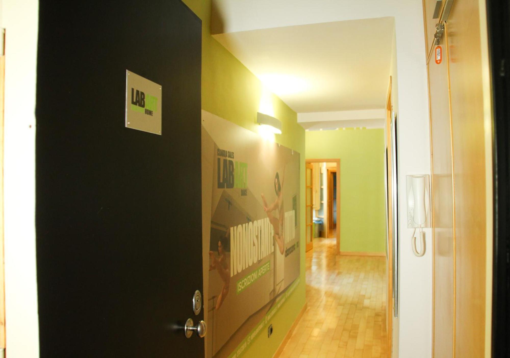 Metro Amedeo - Stanza Privata Con Vasca Idromassaggio Apartamento Nápoles Exterior foto