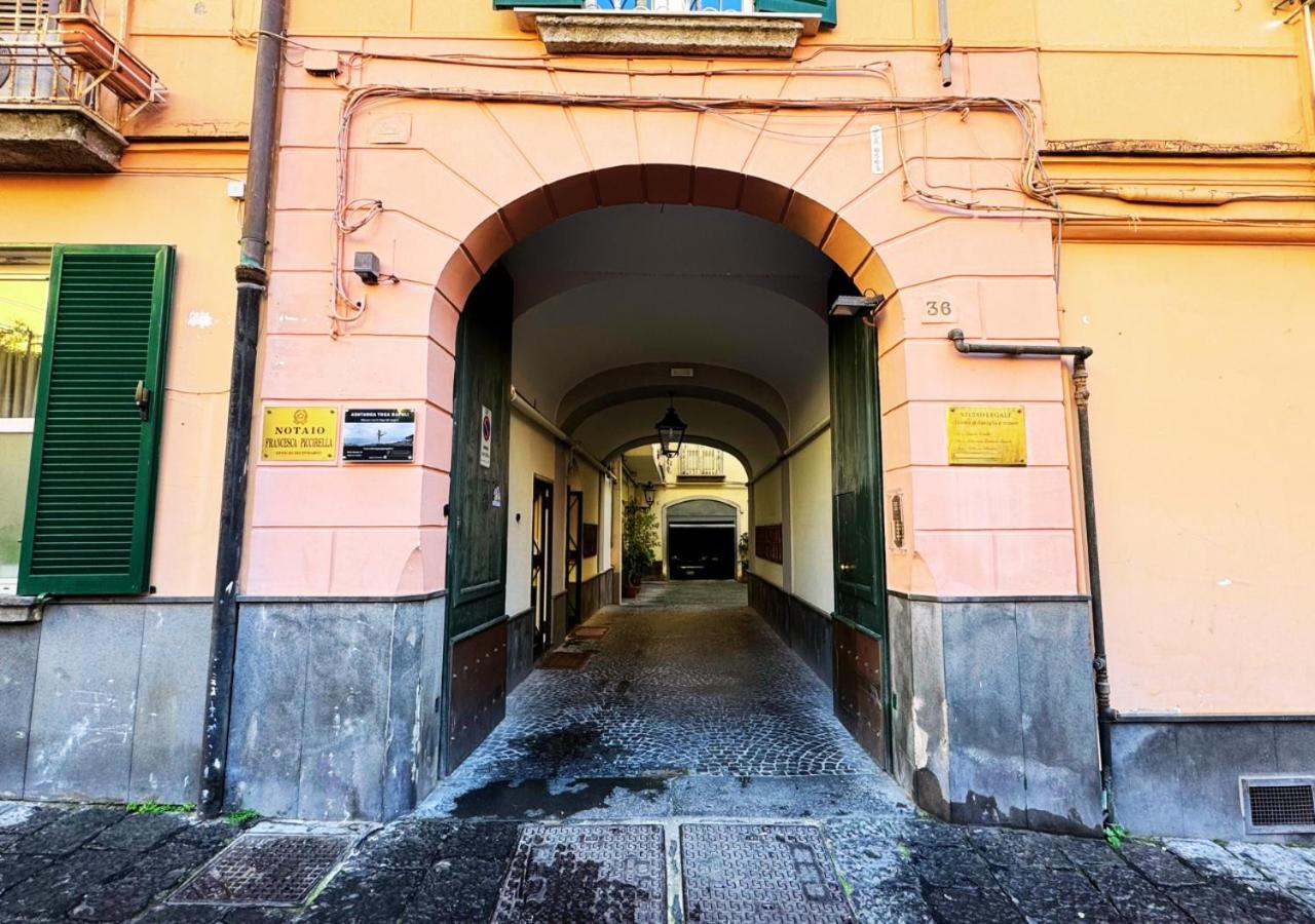 Metro Amedeo - Stanza Privata Con Vasca Idromassaggio Apartamento Nápoles Exterior foto